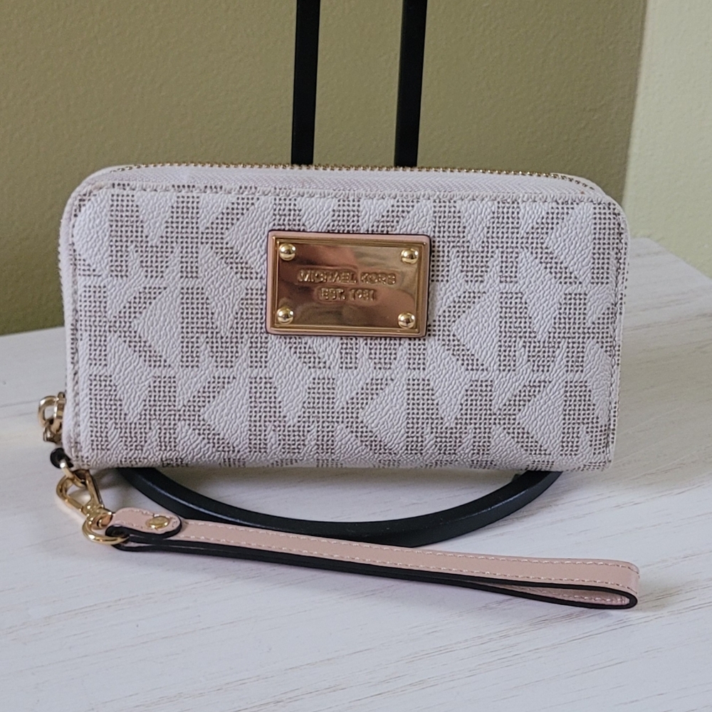 Michael Kors White/Beige Signature Coated Canvas Zip Around Wristlet Wallet